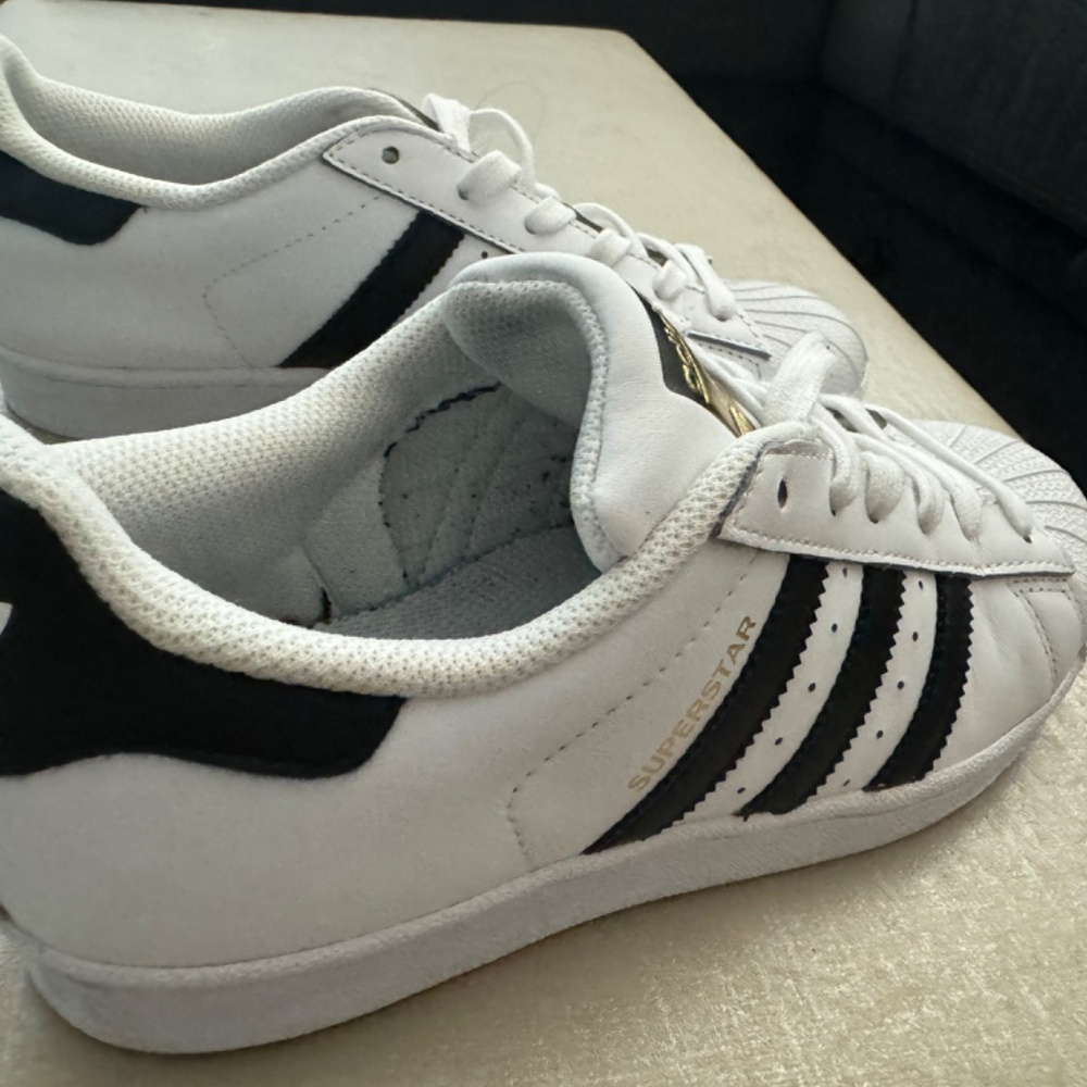 Adidas - Picture 3 of 4